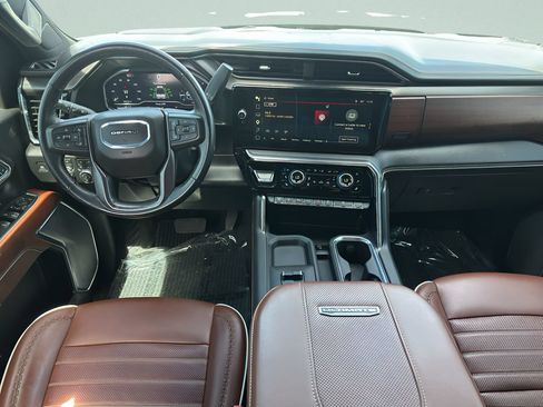 Used 2024 GMC Sierra 3500 Denali Ultimate AWD/4WD image 22