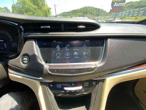 Used 2017 Cadillac XT5 Luxury w/ Driver Awareness Package FWD image 23