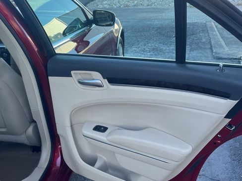 Used 2014 Chrysler 300 Base w/ Driver Convenience Group image 21