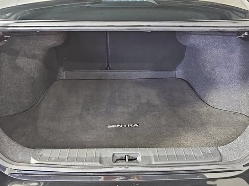 Certified 2021 Nissan Sentra SV FWD image 12