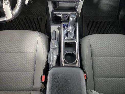 Used 2022 Toyota Tacoma SR5 image 25