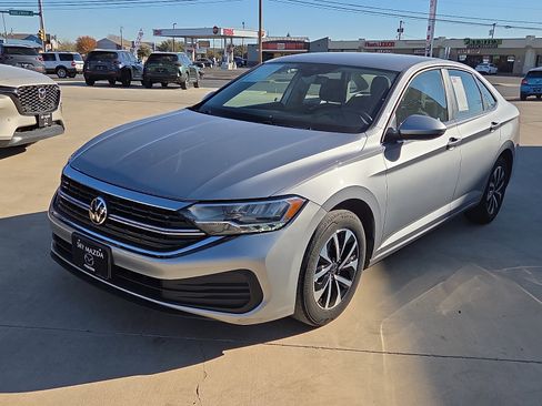 Used 2024 Volkswagen Jetta S image 2