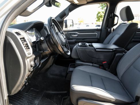 Used 2022 RAM 1500 Big Horn AWD/4WD image 4