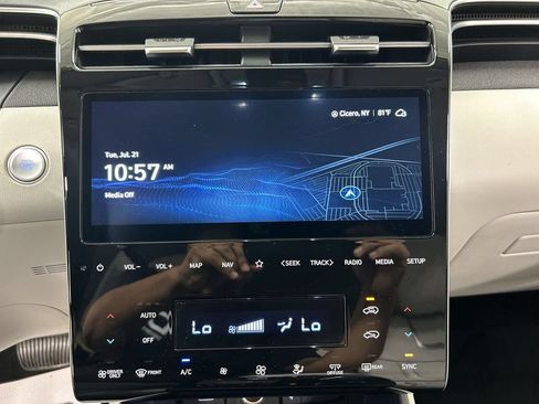 Used 2024 Hyundai Tucson Limited AWD/4WD image 14
