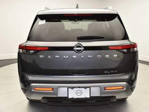 Used 2025 Nissan Pathfinder SL AWD/4WD image 6