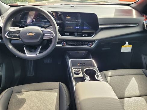 New 2026 Chevrolet Equinox LT w/ Convenience Package II image 7