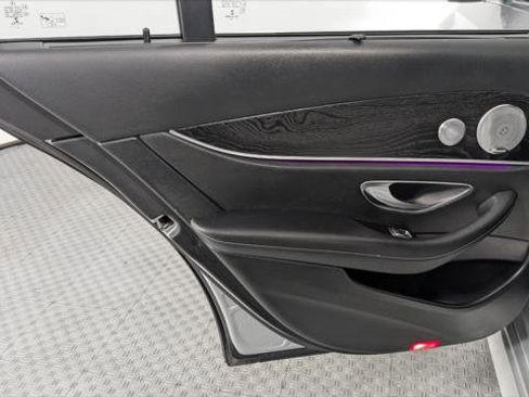 Used 2017 Mercedes-Benz E 400 4MATIC Wagon image 17