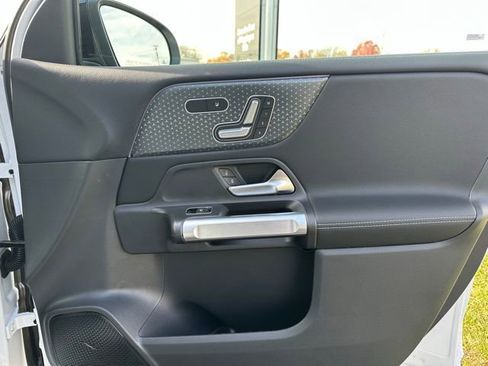 Used 2026 Mercedes-Benz GLB 250 4MATIC image 25