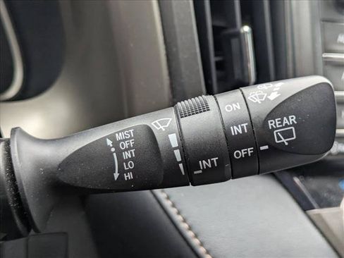 Used 2015 Toyota RAV4 XLE FWD image 7