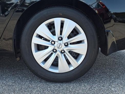 New 2025 Nissan Sentra S image 3