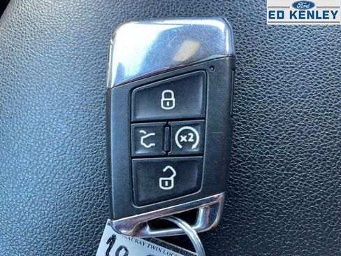 Used 2021 Volkswagen Atlas Cross Sport SE w/ Panoramic Sunroof Package image 12