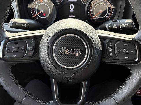 Used 2025 Jeep Wrangler Unlimited Sport AWD/4WD image 18