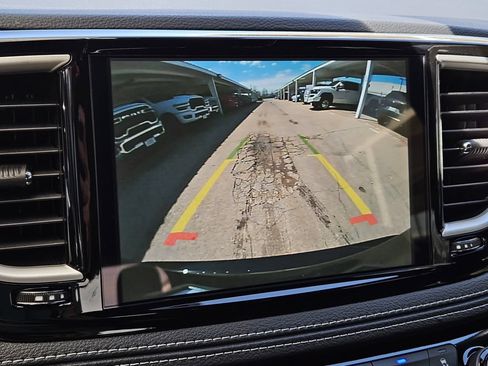 New 2026 Chrysler Pacifica Select w/ S Appearance Package FWD image 17