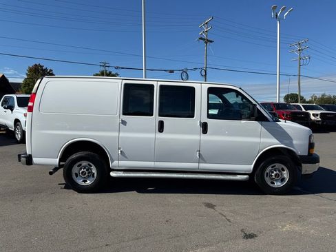 Used 2023 GMC Savana 2500 w/ Driver Convenience Package image 6