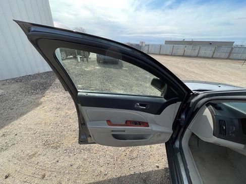 Used 2007 Cadillac STS w/ Preferred Equipment Group image 22