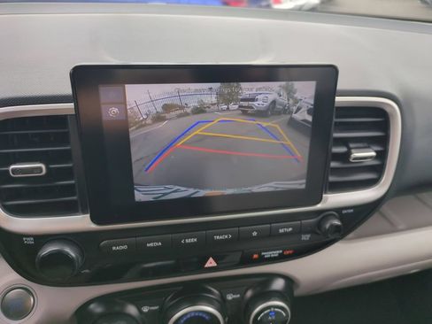 Used 2025 Hyundai Venue SEL FWD image 17
