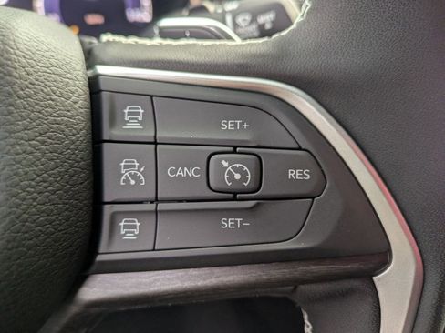 New 2025 Jeep Grand Cherokee Limited image 16