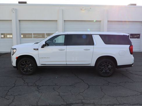 Used 2024 GMC Yukon XL Denali AWD/4WD image 18