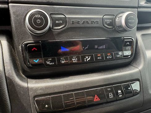 Used 2023 RAM ProMaster 2500 FWD image 33