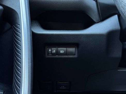 Used 2019 Toyota RAV4 LE w/ Carpet Mat Package AWD/4WD image 35