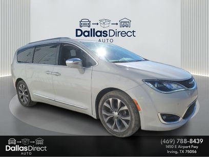 Used 2017 Chrysler Pacifica Limited w/ UConnect Theater Package