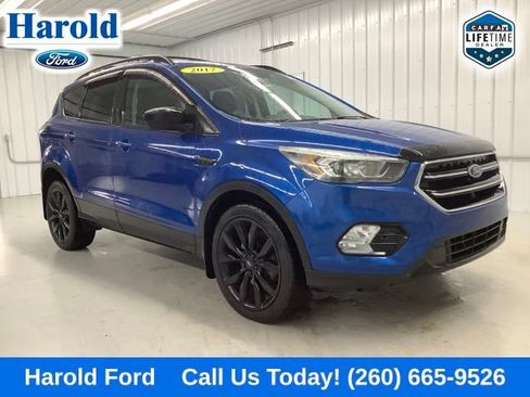 Used 2017 Ford Escape SE w/ Equipment Group 201A AWD/4WD image 1