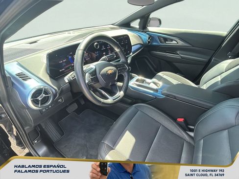 Used 2025 Chevrolet Equinox EV LT w/ Convenience Package FWD image 13