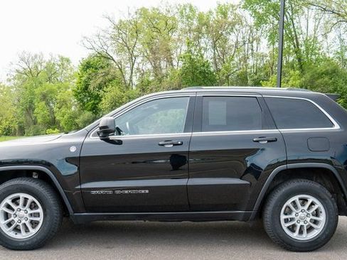 Used 2020 Jeep Grand Cherokee Laredo AWD/4WD image 9