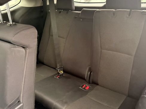 Used 2022 Toyota Highlander L FWD image 14