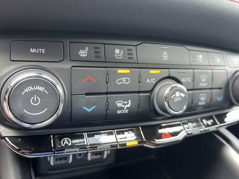 Used 2024 Dodge Durango GT AWD/4WD image 41