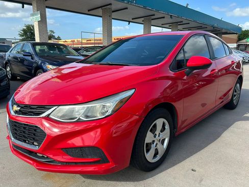 Used 2017 Chevrolet Cruze LS FWD image 1