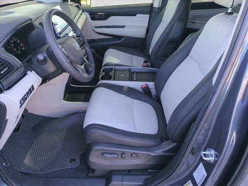 Certified 2026 Honda Odyssey Elite image 16