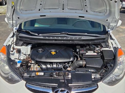 Used 2013 Hyundai Elantra GLS w/ Preferred Pkg FWD image 9