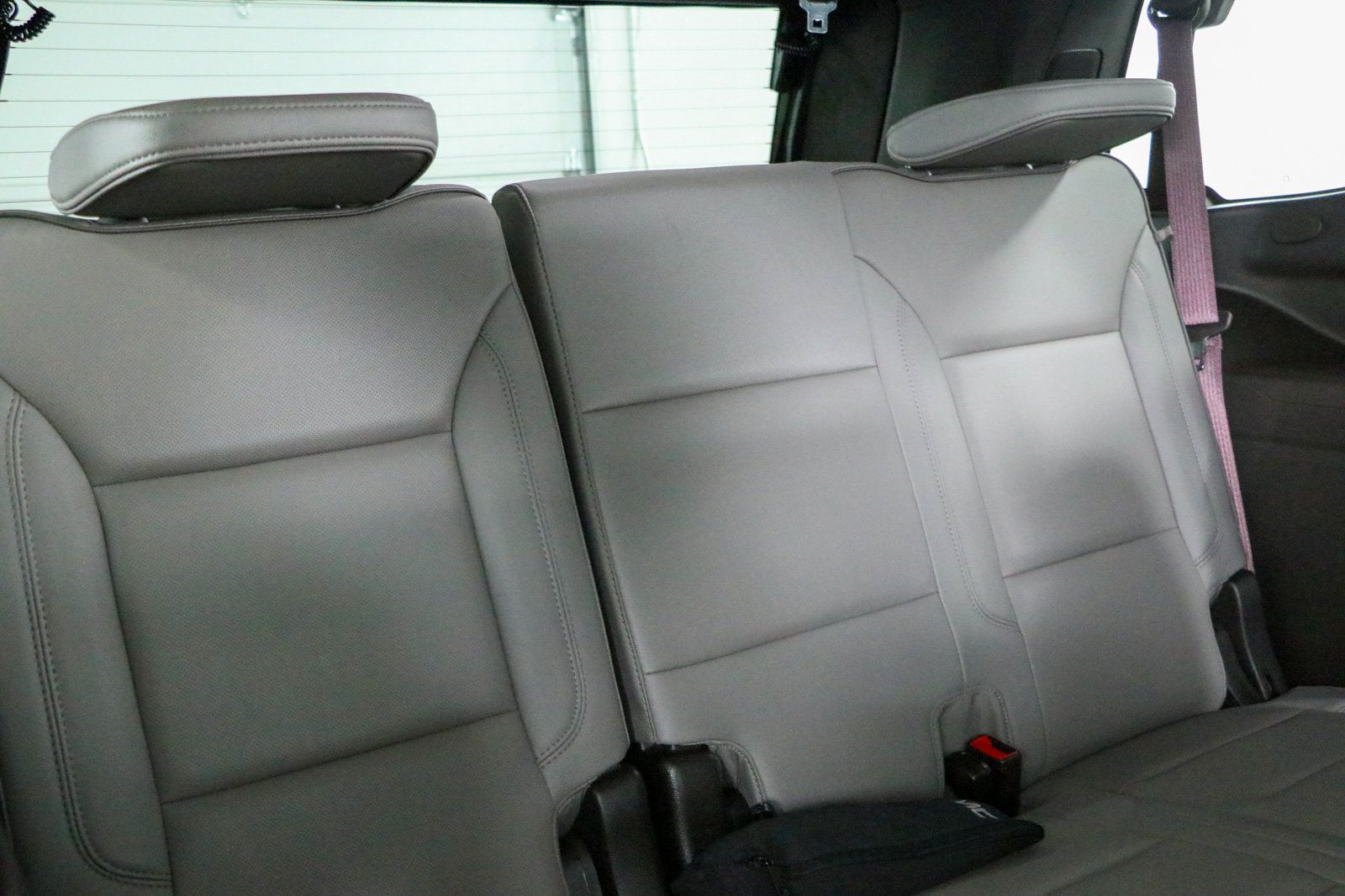 Used 2023 GMC Yukon SLT w/ SLT Premium Package AWD/4WD image 33