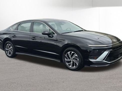 New 2026 Hyundai Sonata Blue FWD image 2