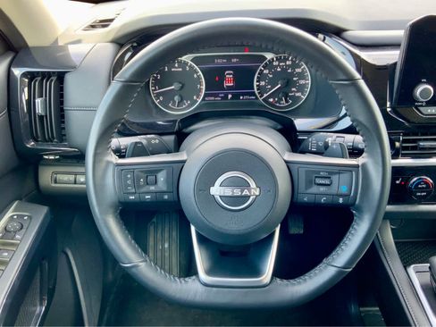Used 2024 Nissan Pathfinder SV AWD/4WD image 37