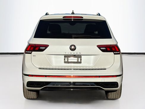 Used 2023 Volkswagen Tiguan SE R-Line image 4
