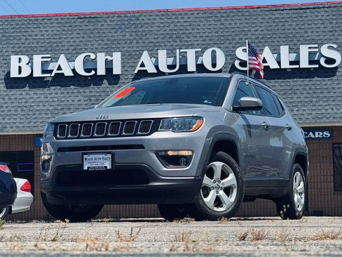 Used 2019 Jeep Compass Latitude w/ Cold Weather Group AWD/4WD image 1