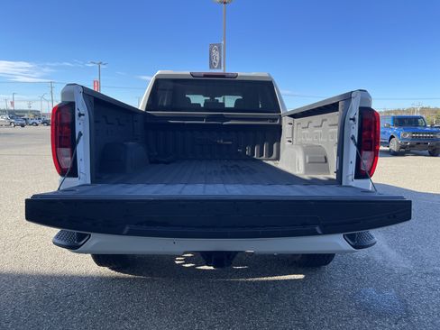 Used 2019 GMC Sierra 1500 Elevation w/ Elevation Value Package AWD/4WD image 9