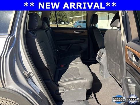Used 2025 Volkswagen Atlas SE image 9