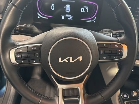 Used 2025 Kia Sportage LX image 32