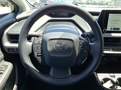 Used 2025 Toyota Prius LE FWD image 20