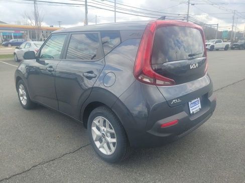 Used 2022 Kia Soul LX w/ Technology Package image 5