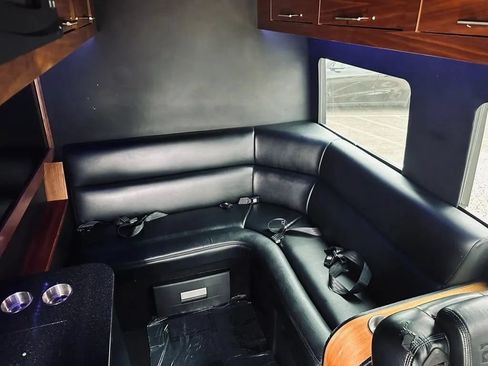 Used 2014 Mercedes-Benz Sprinter 2500 image 36