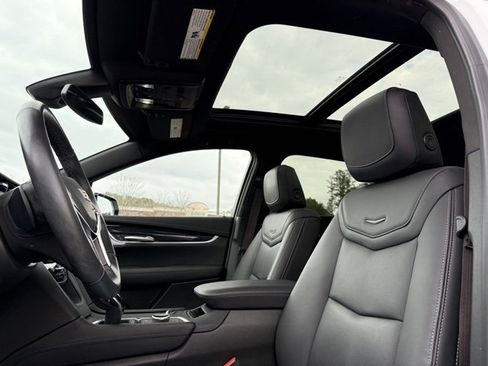 Used 2023 Cadillac XT5 Premium Luxury image 25