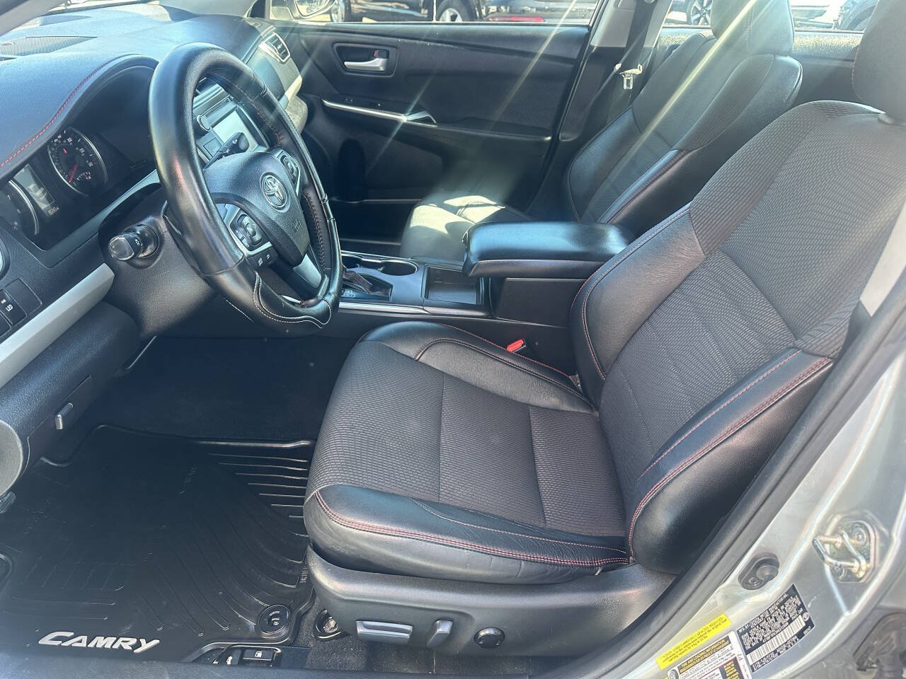 Used 2017 Toyota Camry SE FWD image 12