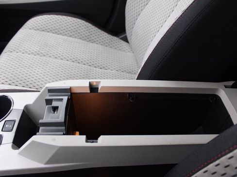 Used 2014 Chevrolet Equinox LS image 34