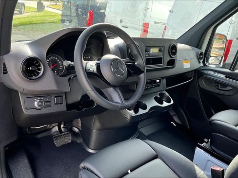 New 2026 Mercedes-Benz Sprinter 2500 image 10