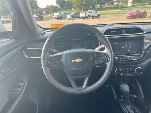Used 2023 Chevrolet TrailBlazer LT w/ Convenience Package AWD/4WD image 13