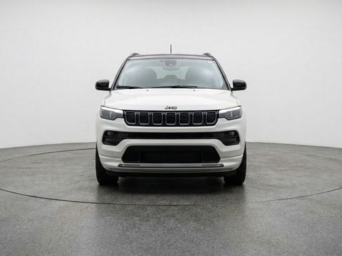 Used 2025 Jeep Compass Limited AWD/4WD image 2